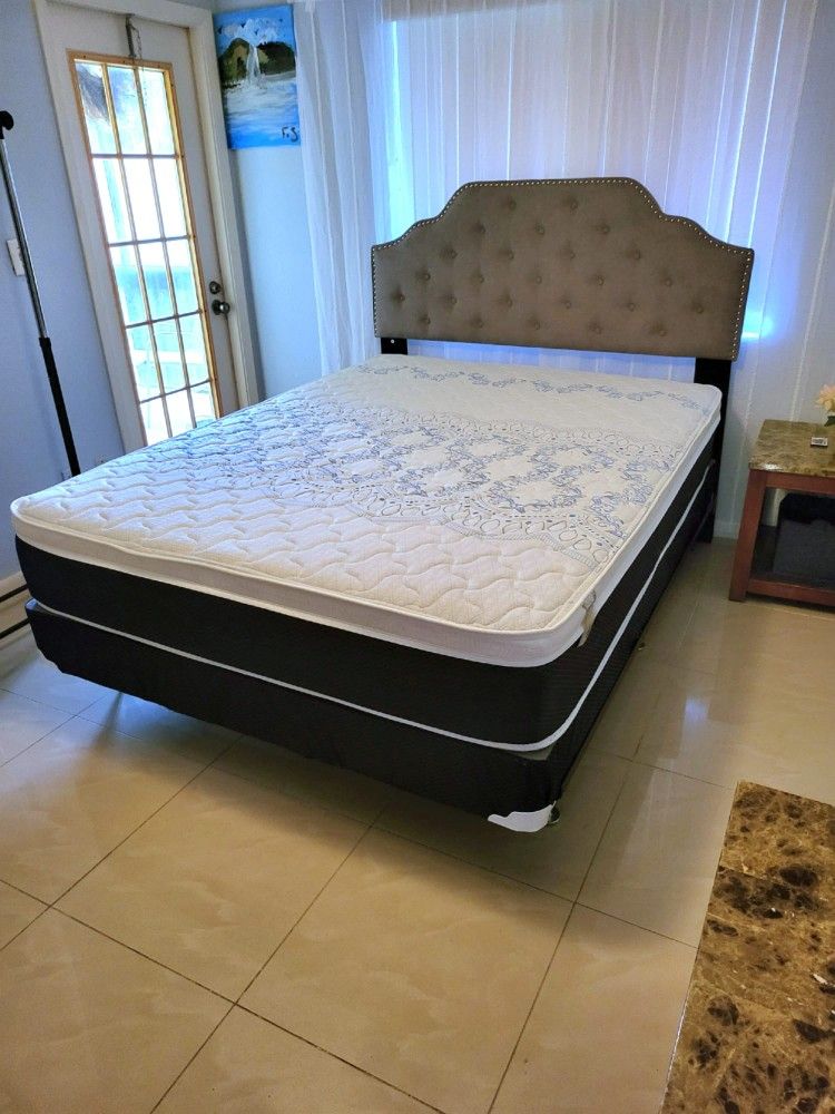 NEW QUEEN PILLOW TOP MATTRESS WITH BOX SPRING