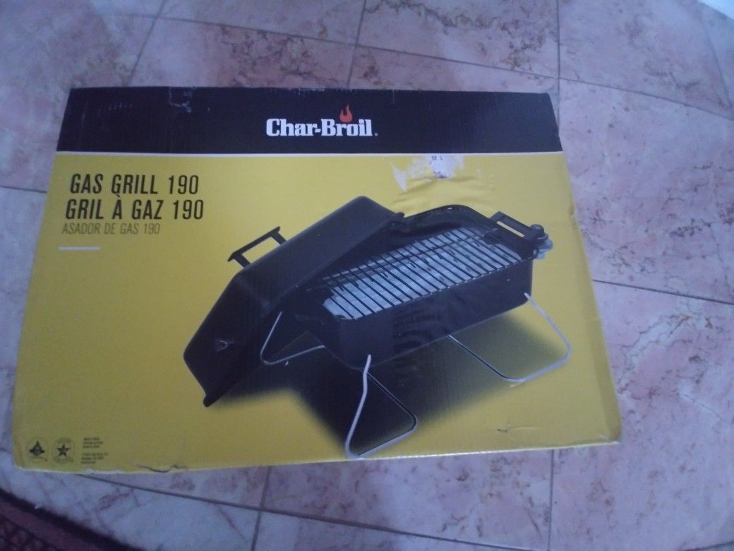 Portable gas grill