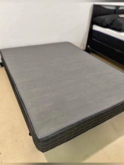 Queen size box spring / Base queen