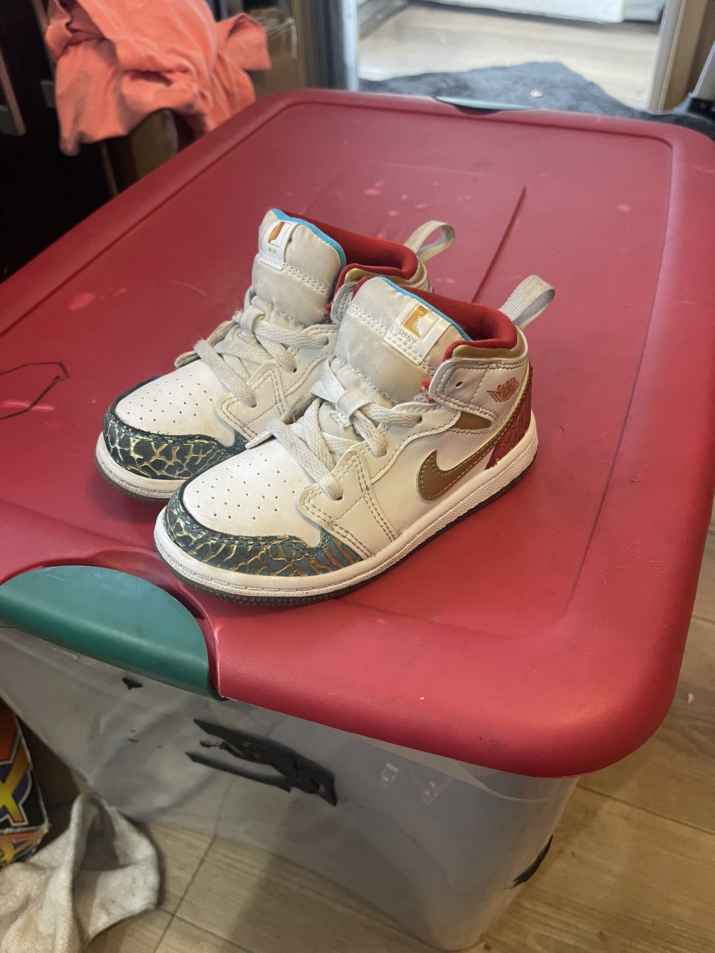 Kids Air Jordan one size 9C