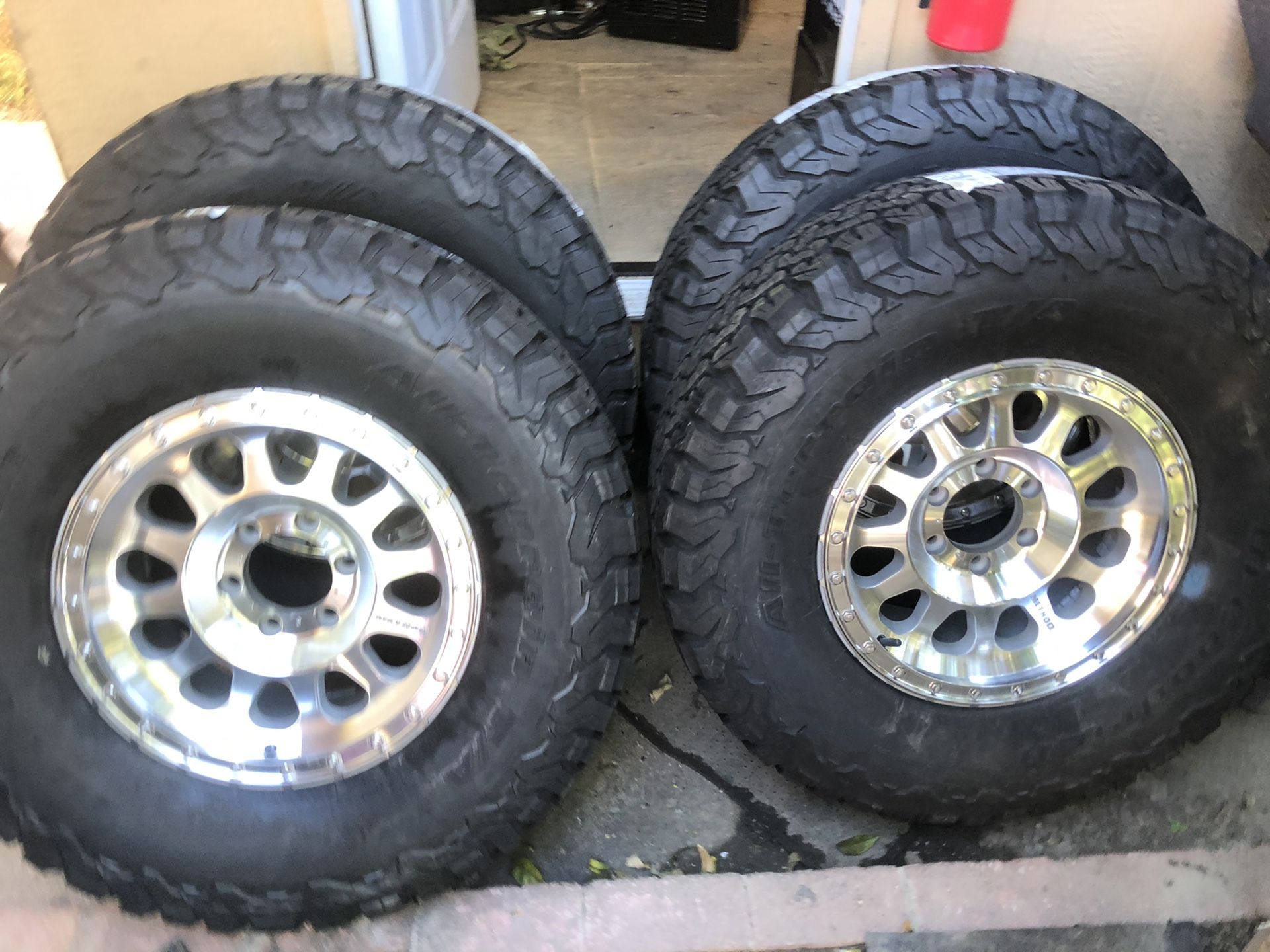 Brand new 2020 method mr315 machine wheels with Bfgoodrich ko2 315/70/17 Silverado Sierra