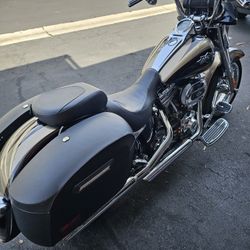 2011 Harley Davidson CVO Softail Convertible$10,000 Obo