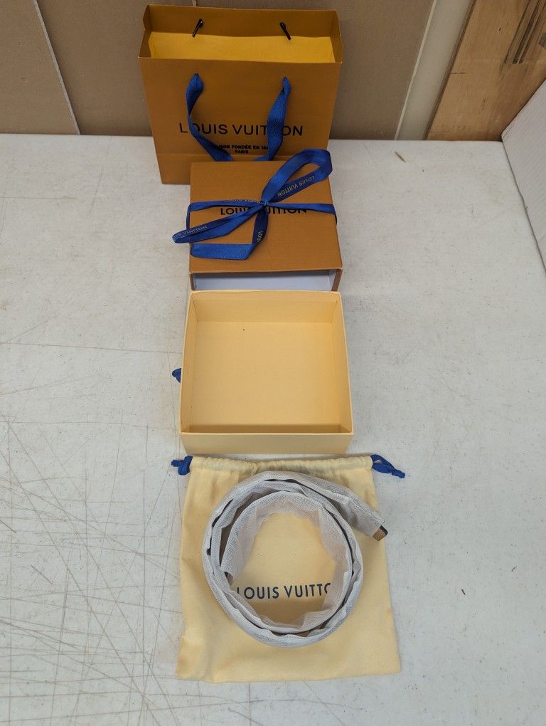 Louis Vuitton M9608 85/34 Checkered Monogrammed Belt