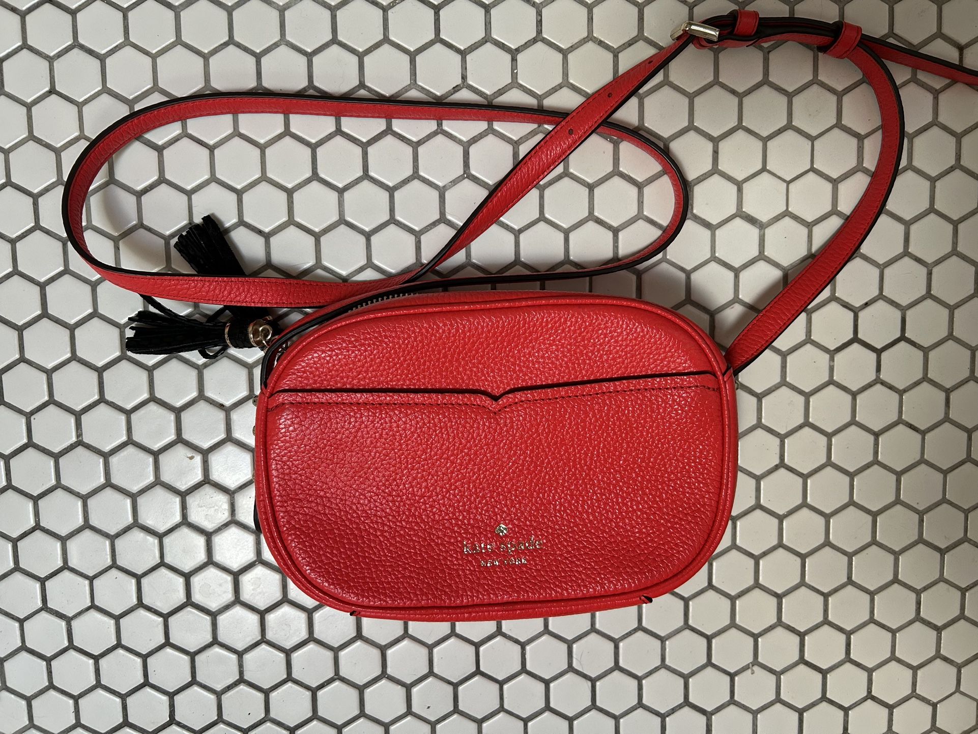 KATE SPADE CORAL Red Shoulder Camera Bag …Bag ..NEW!