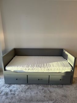 Extendable Daybed / Sofa Bed with 3 Storage Drawers