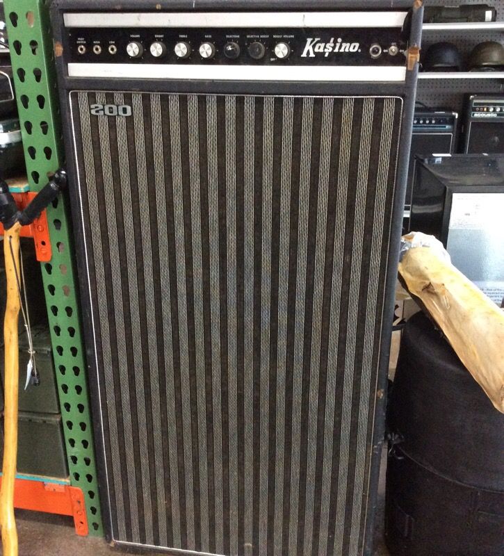 Kustom Kasino 200 2x15" Bass Combo Amp