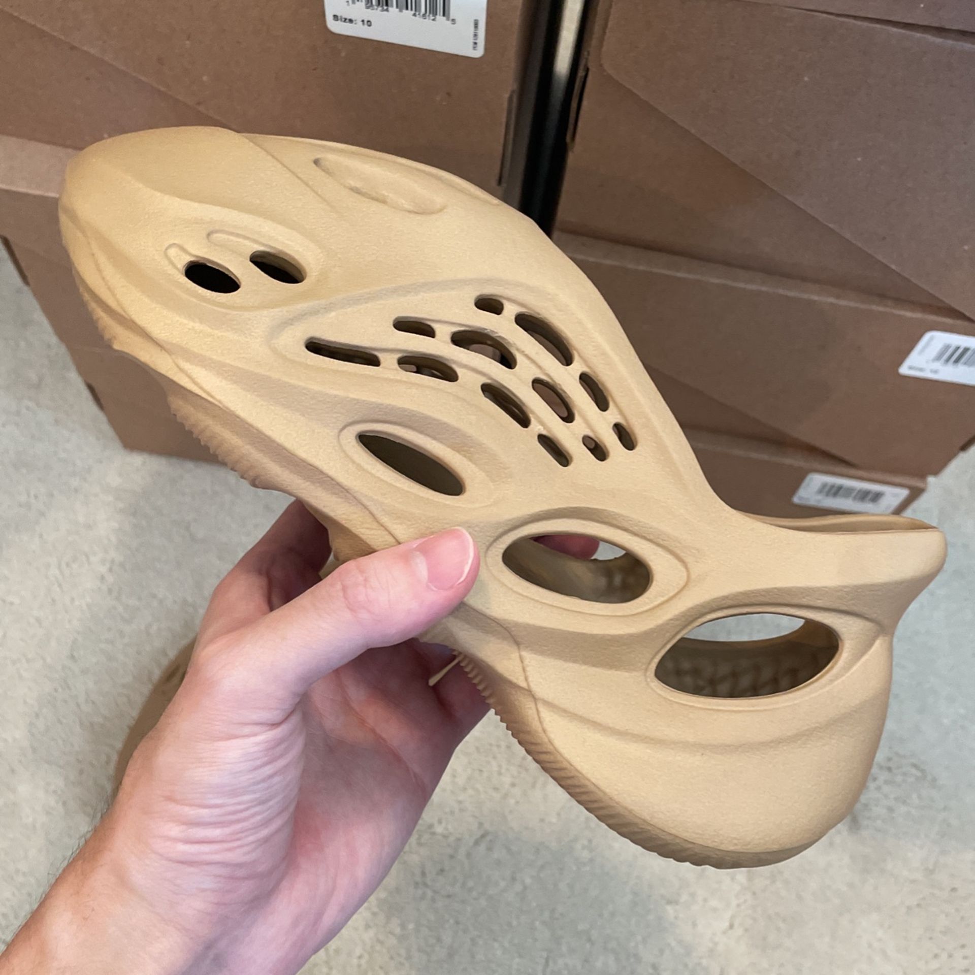 Yeezy Foam RNNR Size 4/6/10/11/12