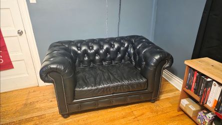 60" Chesterfield loveseat