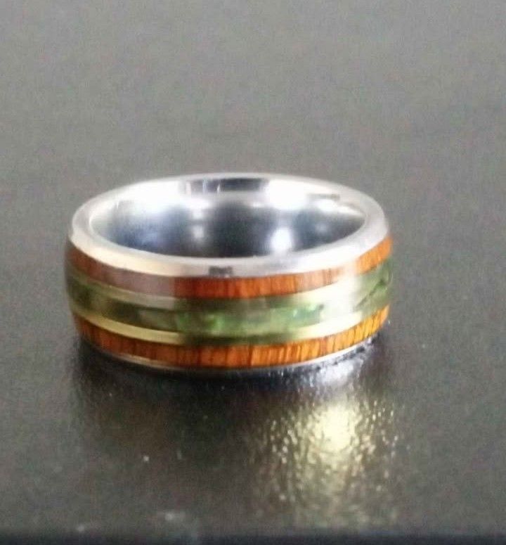 Beautiful Size 8 Ring