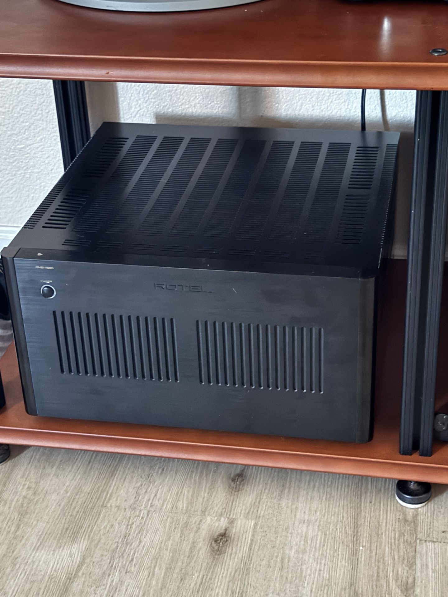 Rotel 5 Ch Amp