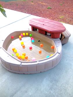 Water Pool Kids with Bench and Table