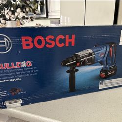 Bosch Bulldog 1 1/8” Sds Plus Rotary Hammer Demolition Hammer Kit With 2x 8.0 Battery 