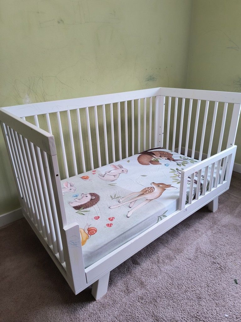 Convertable Crib with mattress.