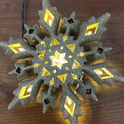 Christmas Decor Snowflake (10”) LED Indoor/Outdoor Light Like New