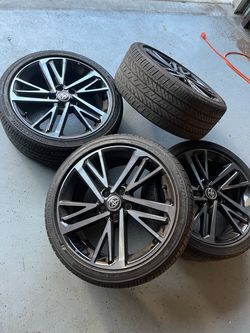 Toyota Camry wheels and tires