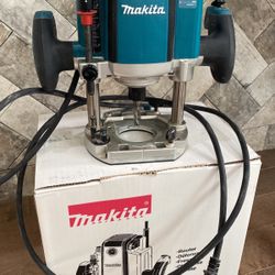 Makita RP2301FC 3-1/4Plunge Router