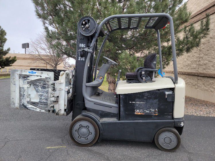  forklift Whit Clamps Electric Whit Charger Good Working Conditions 