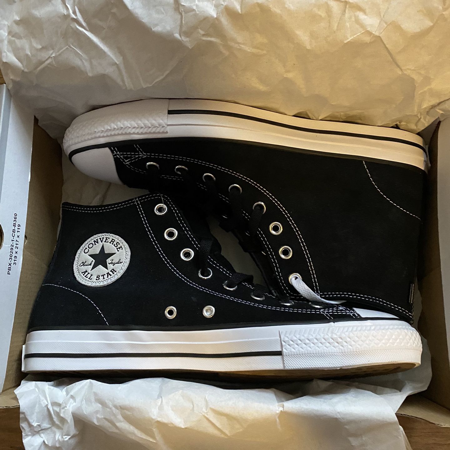 Converse Black Tops New Never Worn for Sale in Bloomington, CA