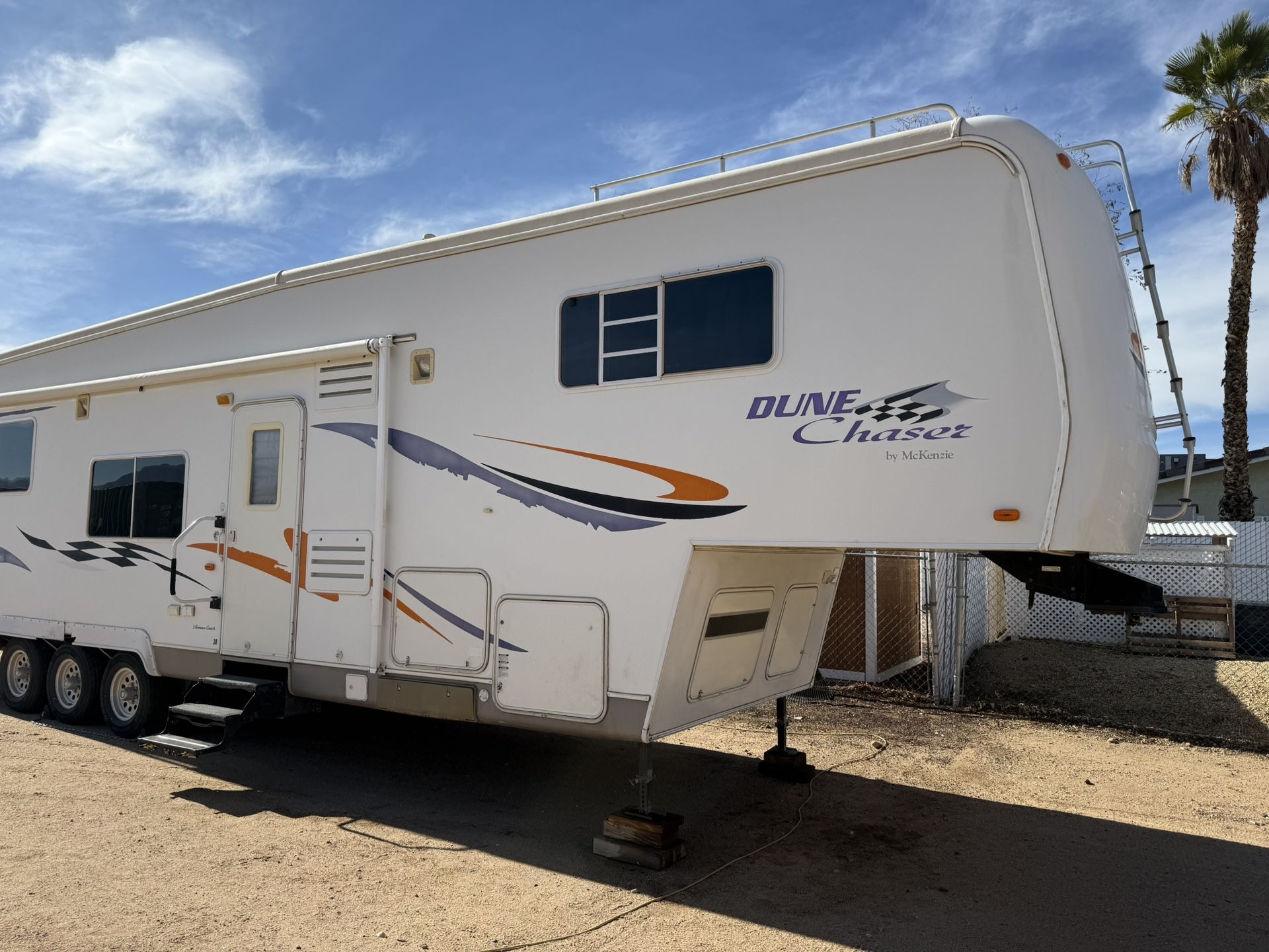 2004 Monaco Dune Chaser