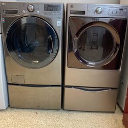 LG Washer Stainless Steel And Kenmore  Gas Elite Dryer Set For $765