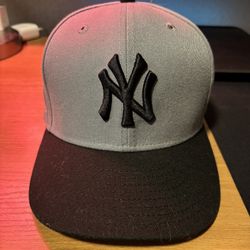 New York Yankees hat