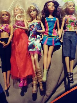 10 barbies