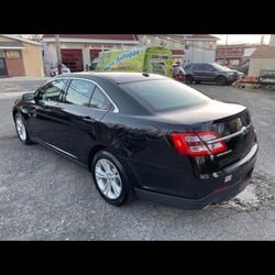 2016 Ford Taurus