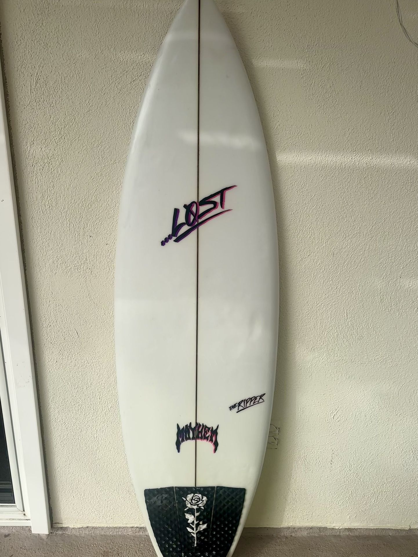 Surfboard: Lost Ripper 5'10” 30.75L