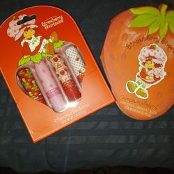 Strawberry Shortcake Complection Pallet  & Flavored Lip Balm Set