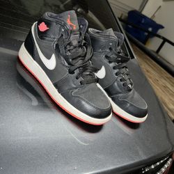 Jordan Retro 1 High GG Hot Black Lava 