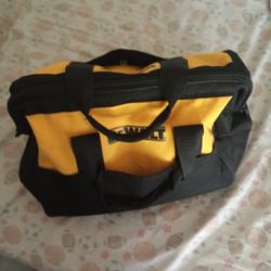 DEWALT DRILL 20 VOLTS BRUSHLESS LIJE NEW COMES WITH CHARGER BATTERY AND SOME ACCESSORIES WITH NEW BAG