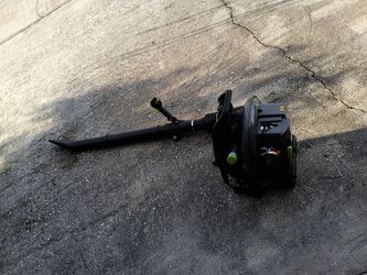 Gas powered leaf blower