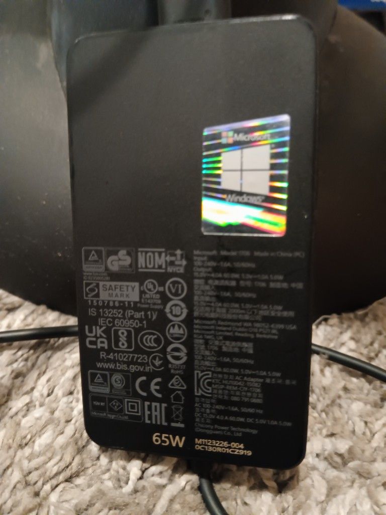 Microsoft Surface 65w Power Supply