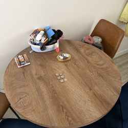Round Dining Table 
