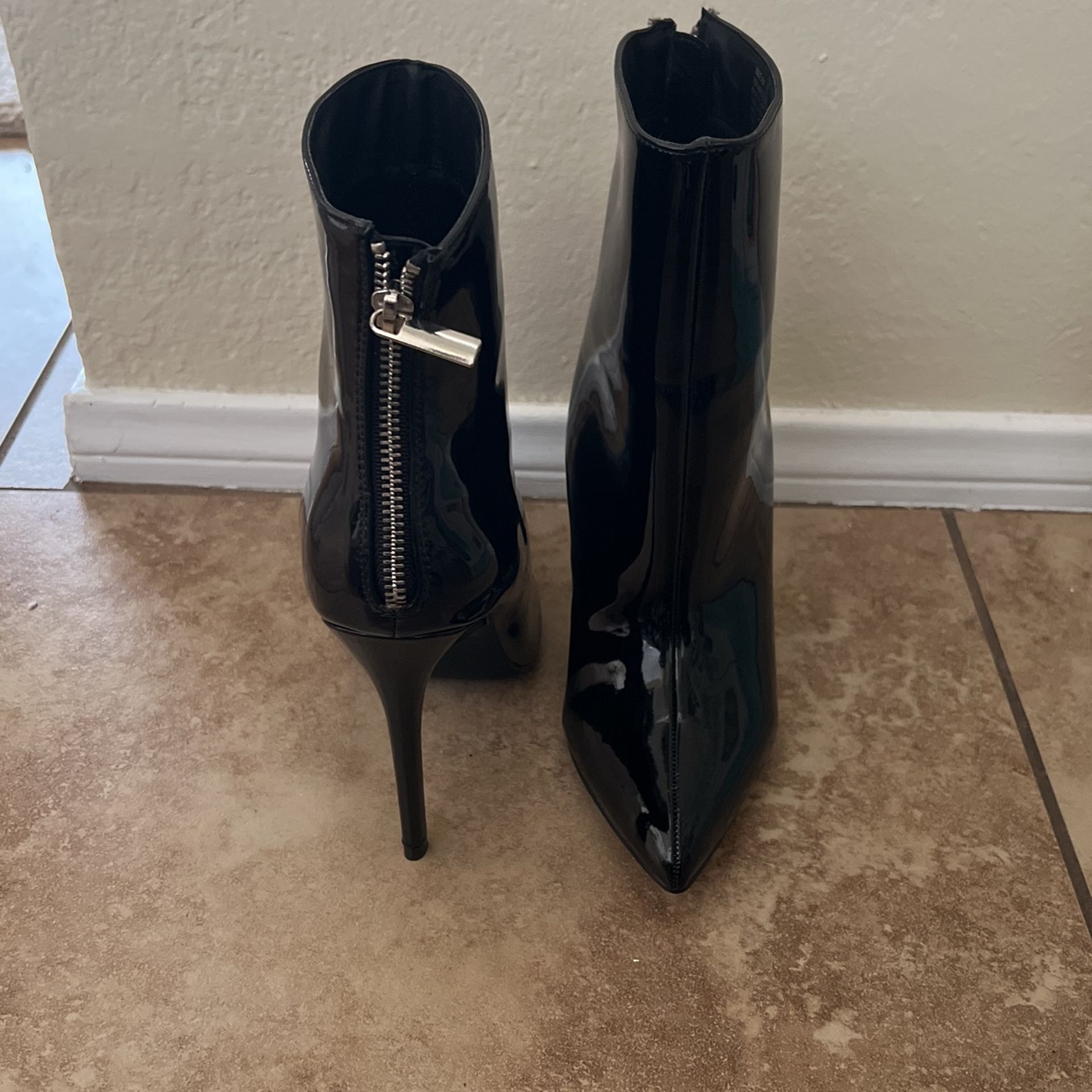 JustFab - Black Boots