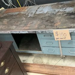 Metal Work Bench $100 OBO. (FINN HILL)