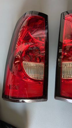 04-06 oem tail lights