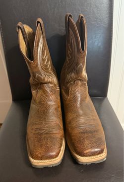 Men’s Ariat Cowboy boots. Size 10 1/2 EE