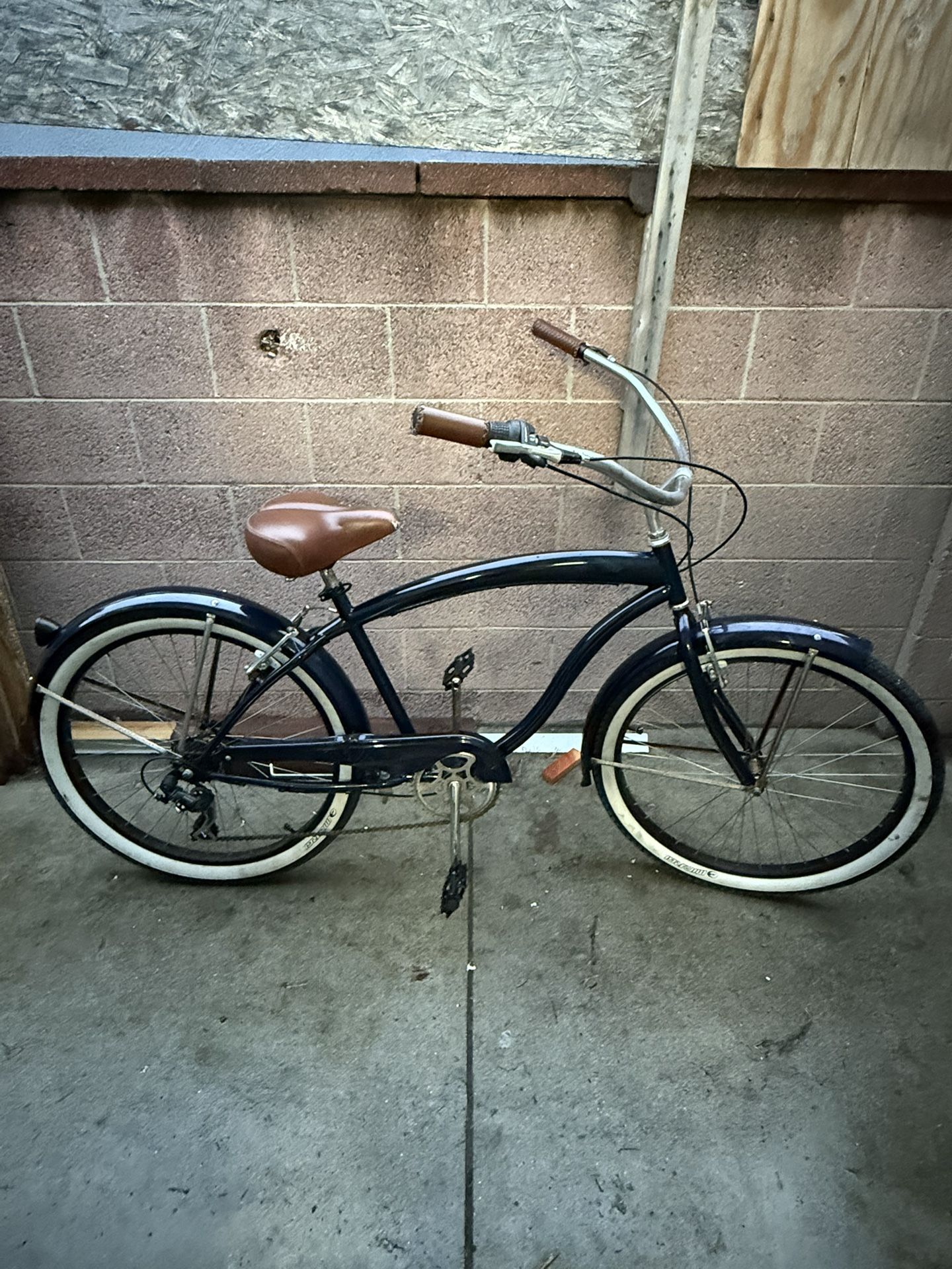 Beach Cruiser 7 Speed Bike
