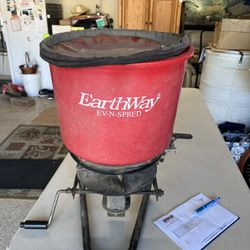 Earthway fertilizer spreader