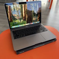 2020 13" MacBook Air 8GB Ram 512SSD! 90 day warranty! We offer financing!