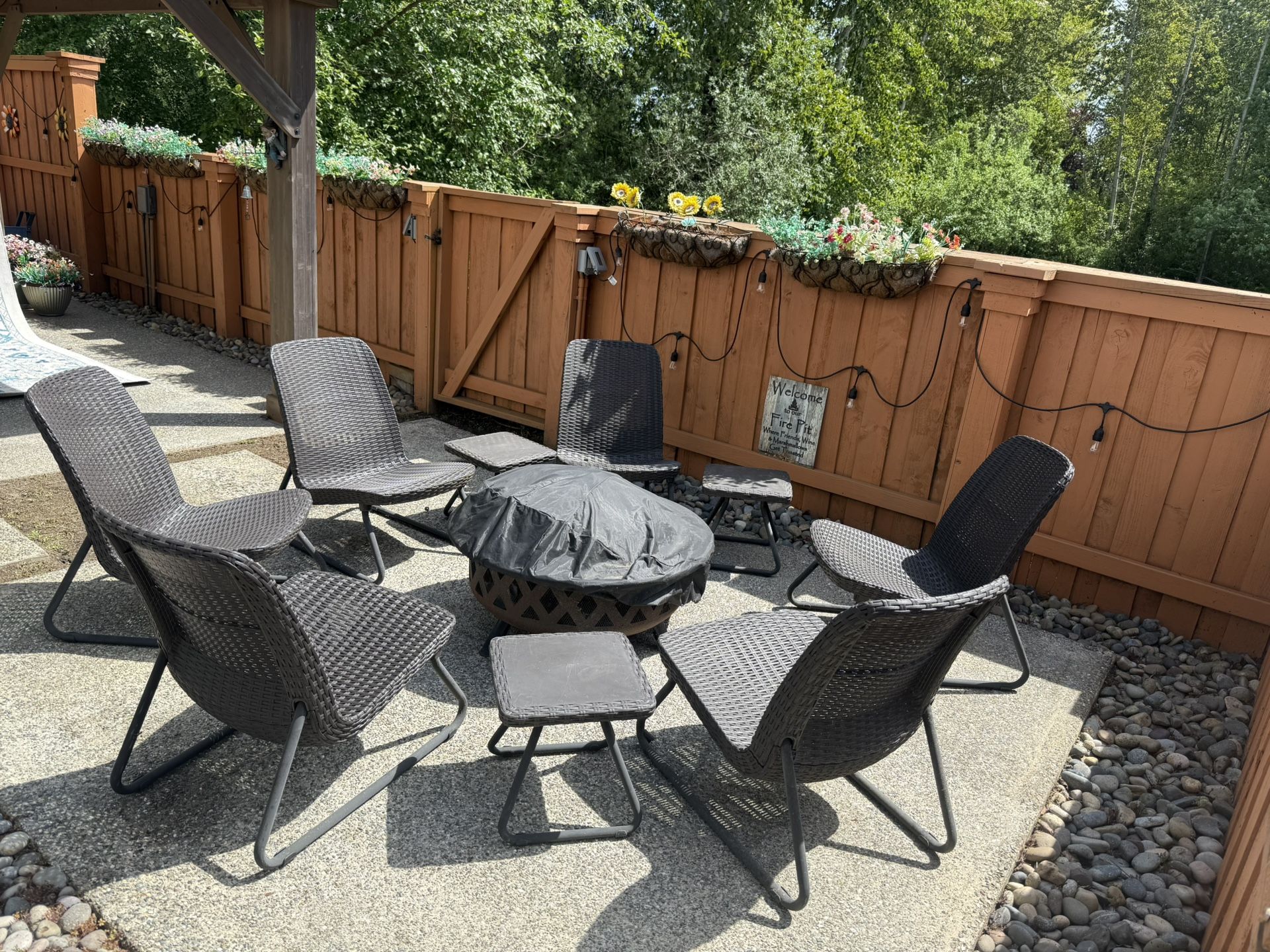 10 Piece Patio Furniture Set w/ Fire Pit – Great Condition!