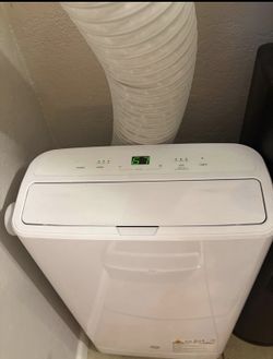 GE 10,500 DOE AC WITH REMOTE