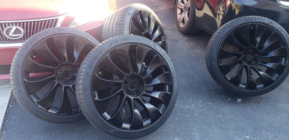 Tesla Wheels/tires 21"