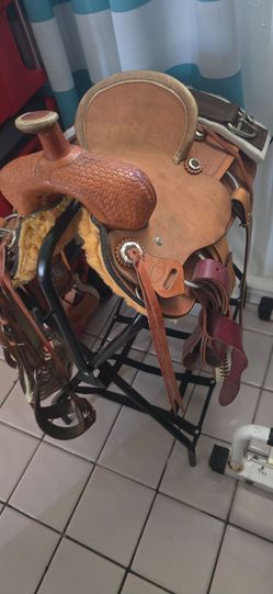 Horse saddle