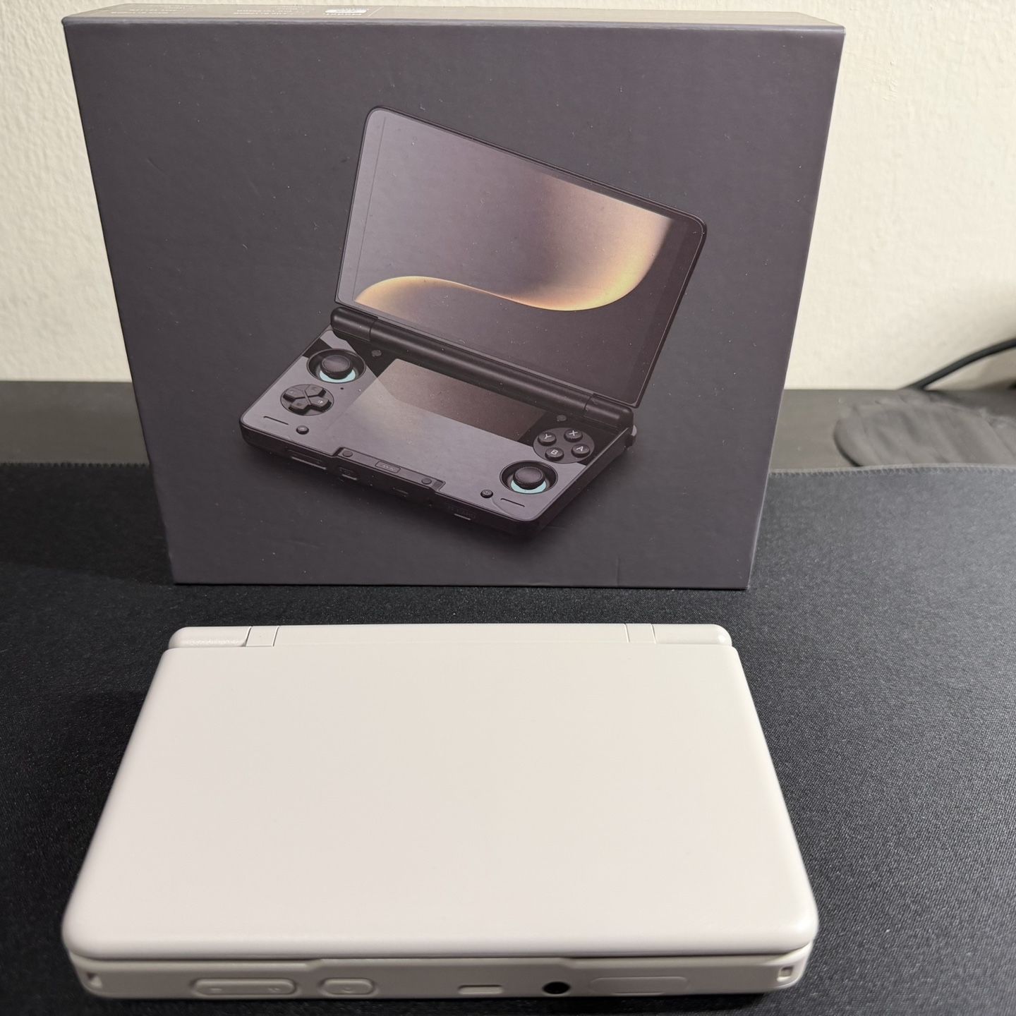 Ayn Thor Pro 12GB RAM 256GB SSD Game Console OVER 100 GAMES for 