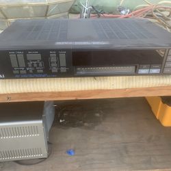 Vintage Akai AA-V201 AV Computer Controlled Audio Video Receiver Tuner Component