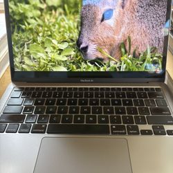 2020 MacBook Air M1 (Good Condition) !!