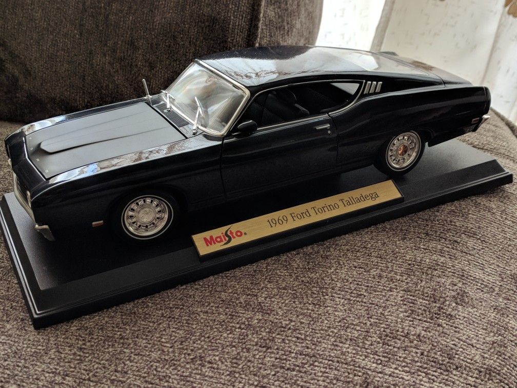 Maisto 1969 Ford Torino Talladega 1 18 scale for Sale in Torrance