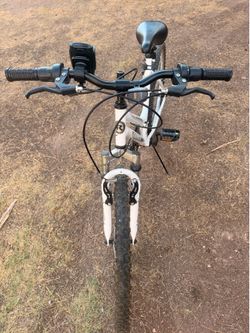 Roadmaster mountain bikes white